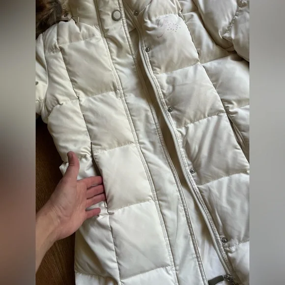 Giordano Long Puffer with Detachable hoodie and Fur trim- Medium - Picture 9 of 15